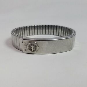 Vintage Speidel ID Stretch Bracelet Medical Info Hinged Locket Panel Silver Tone